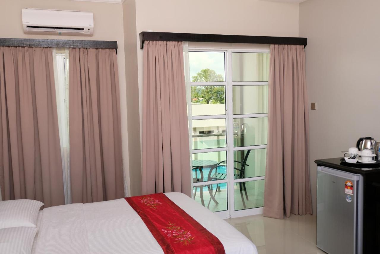 Aneeda Inn Pantai Cenang  Exterior foto