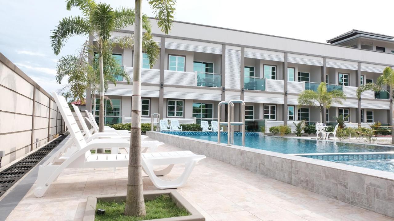 Aneeda Inn Pantai Cenang  Exterior foto