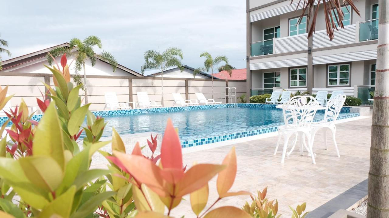 Aneeda Inn Pantai Cenang  Exterior foto